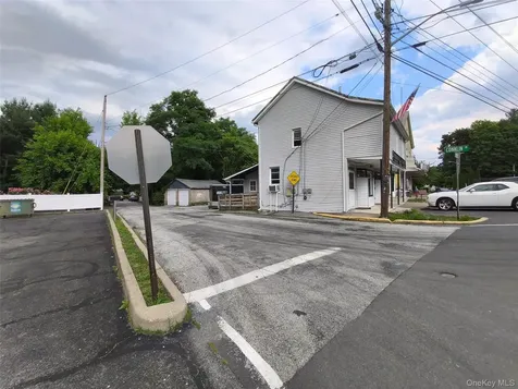 4 N Main Street Harriman NY 10926