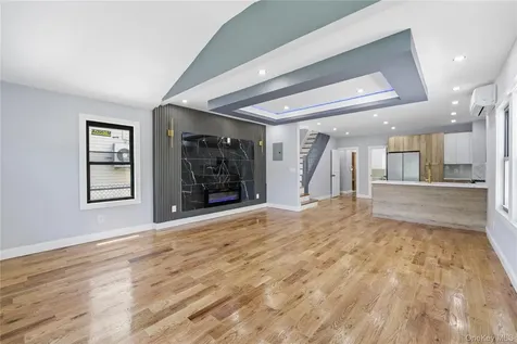112-38 212th Street Queens Village NY 11429