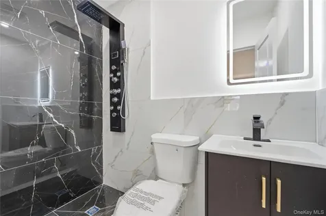 112-38 212th Street Queens Village NY 11429