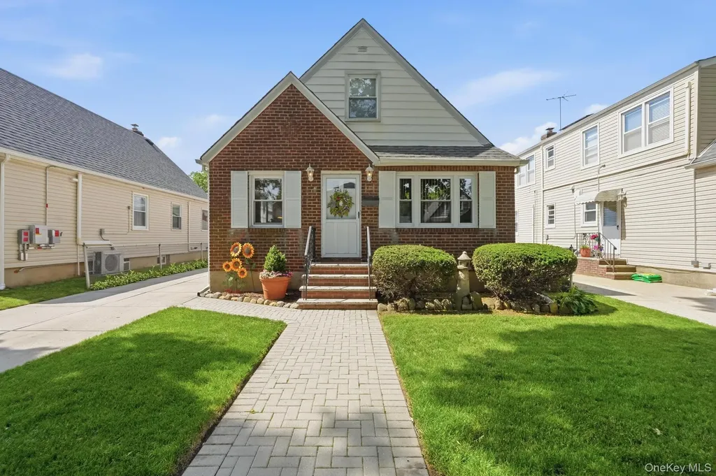 24616 86th Road Bellerose NY 11426
