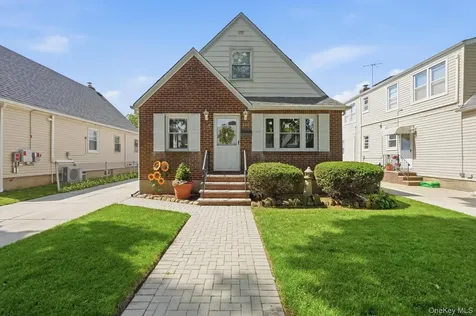 24616 86th Road Bellerose NY 11426