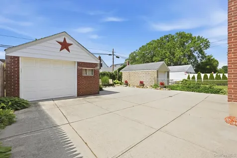 24616 86th Road Bellerose NY 11426