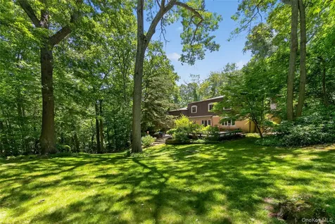 44 Koenig Drive Oyster Bay Cove NY 11771