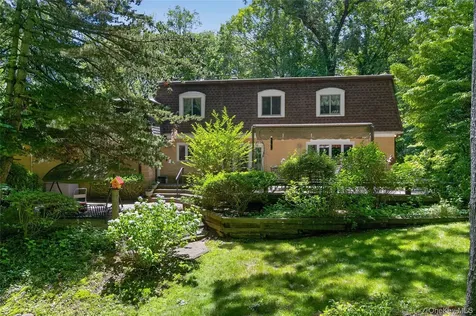 44 Koenig Drive Oyster Bay Cove NY 11771