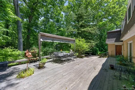 44 Koenig Drive Oyster Bay Cove NY 11771