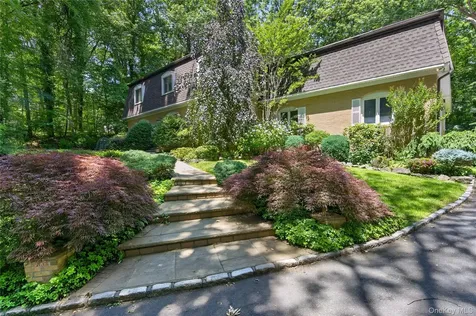 44 Koenig Drive Oyster Bay Cove NY 11771