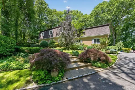 44 Koenig Drive Oyster Bay Cove NY 11771