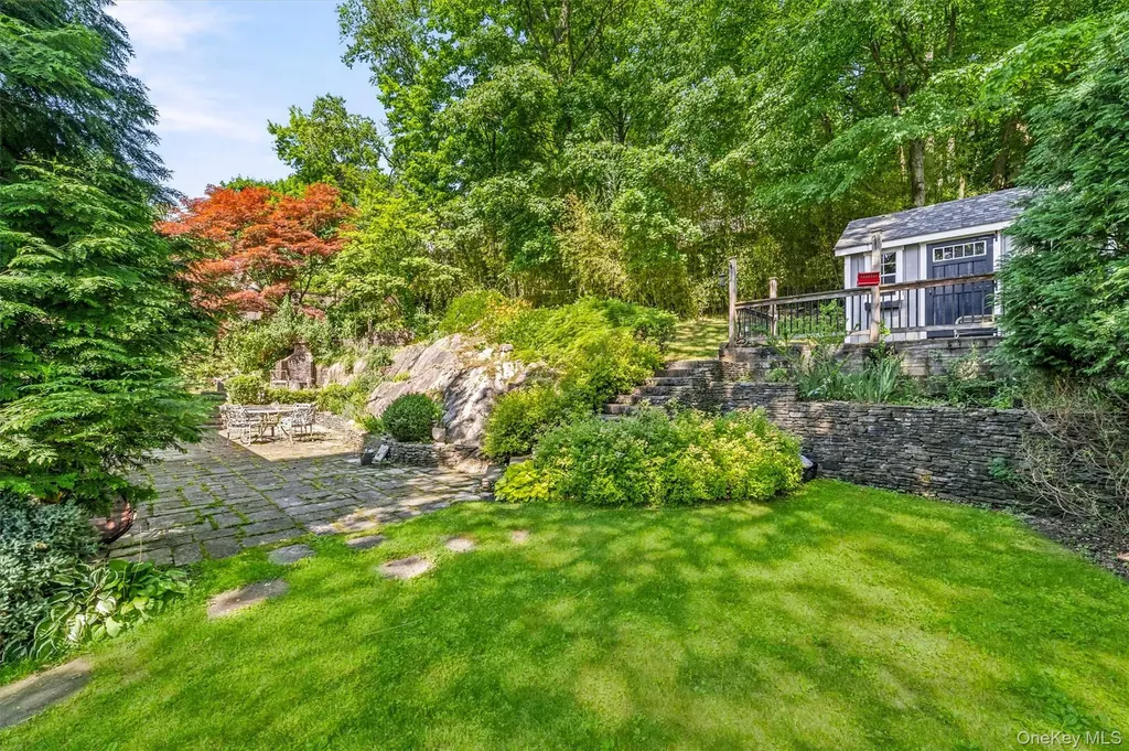 12 Overlook Road N White Plains NY 10603
