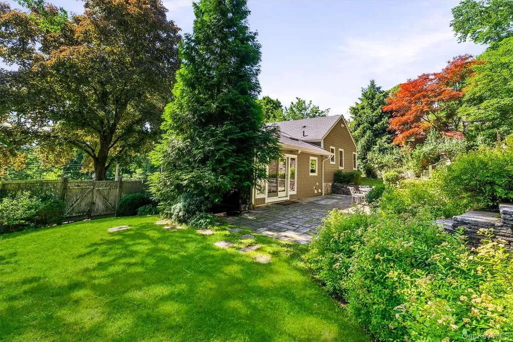12 Overlook Road N White Plains NY 10603