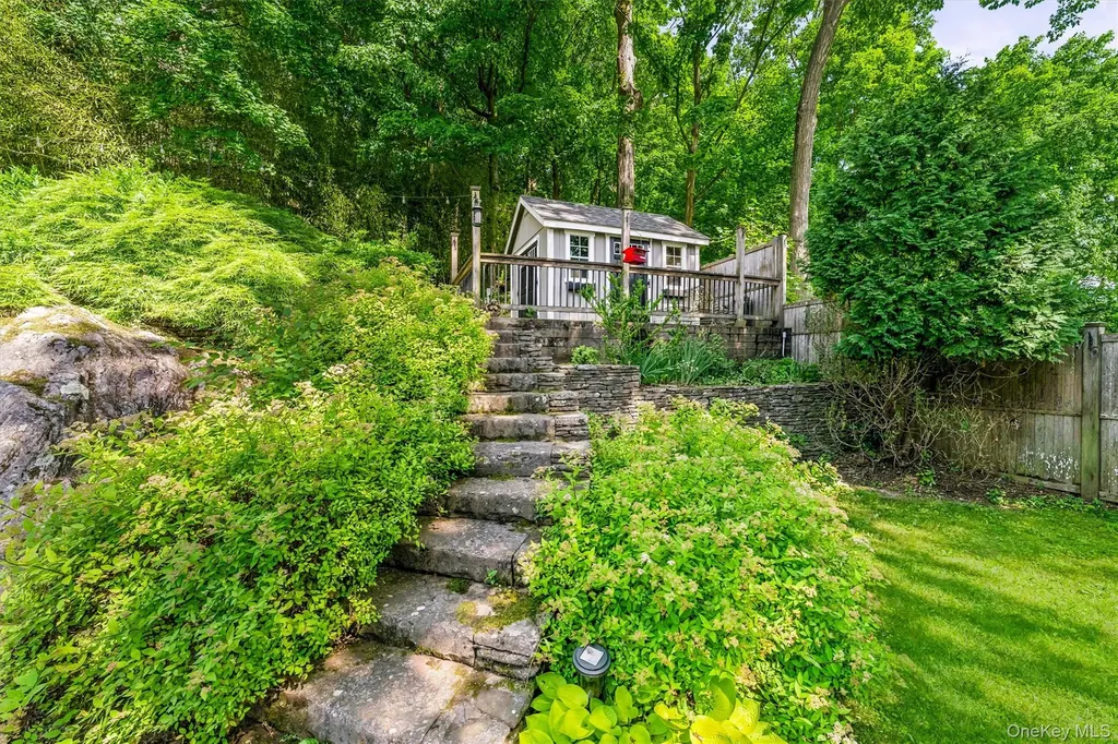 12 Overlook Road N White Plains NY 10603