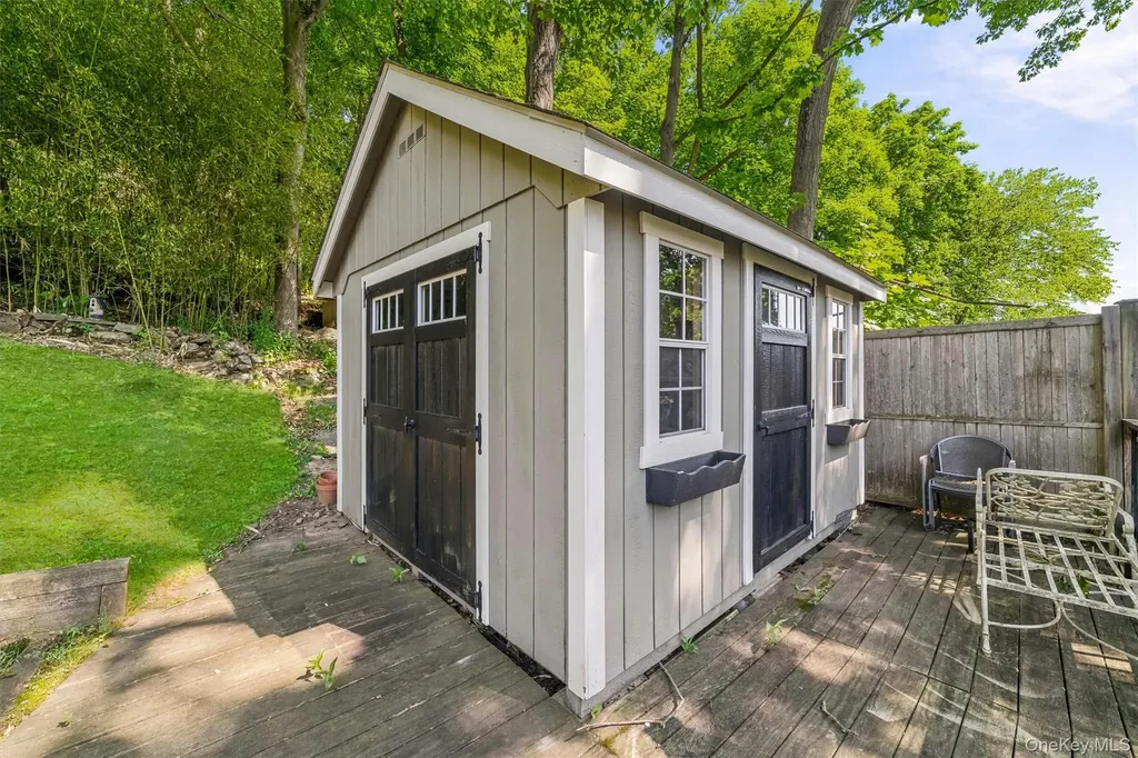 12 Overlook Road N White Plains NY 10603