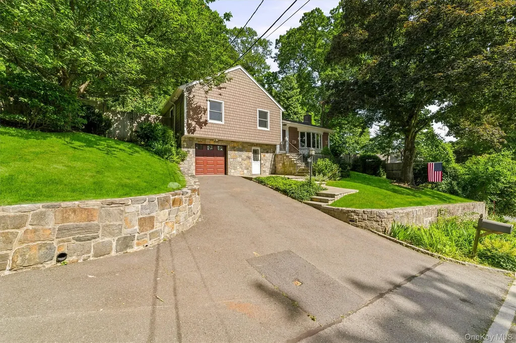 12 Overlook Road N White Plains NY 10603