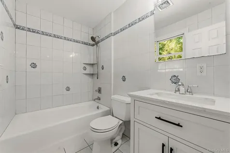 12 Overlook Road N White Plains NY 10603