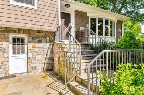 12 Overlook Road N White Plains NY 10603