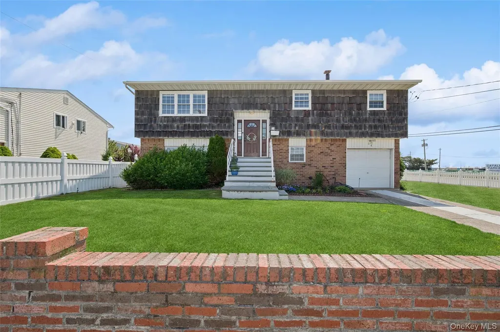 54 Acapulco Street Atlantic Beach NY 11509