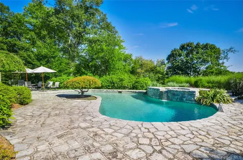 6 Hunting Trail Armonk NY 10504