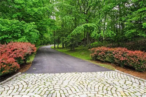 6 Hunting Trail Armonk NY 10504