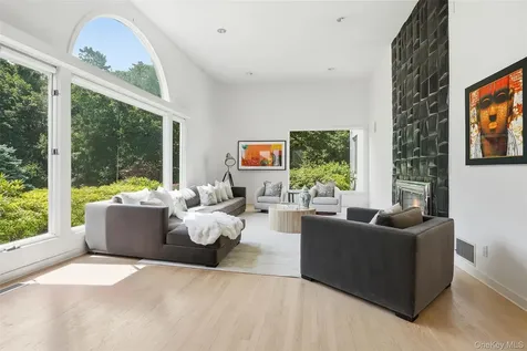 6 Hunting Trail Armonk NY 10504