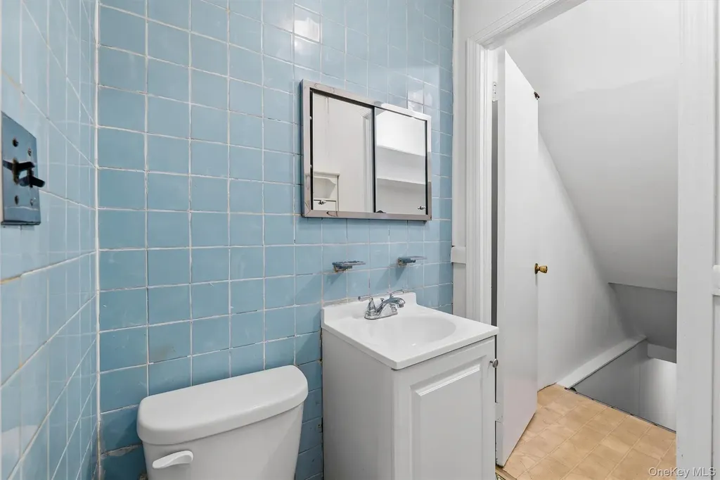 4238 Vireo Avenue Bronx NY 10470