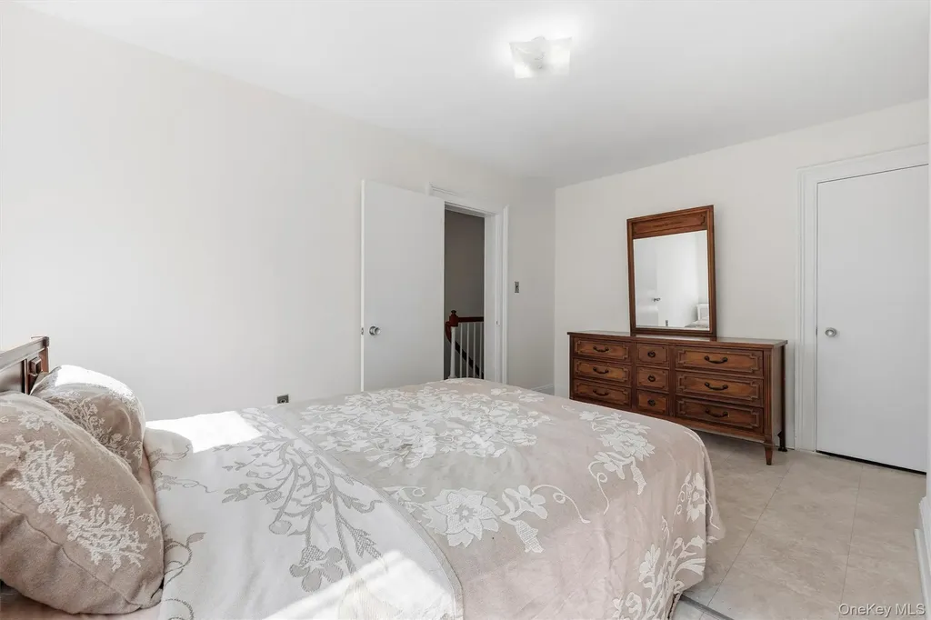 4238 Vireo Avenue Bronx NY 10470