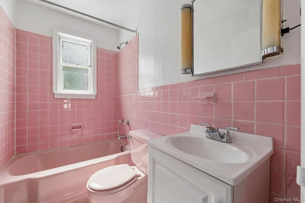 4238 Vireo Avenue Bronx NY 10470