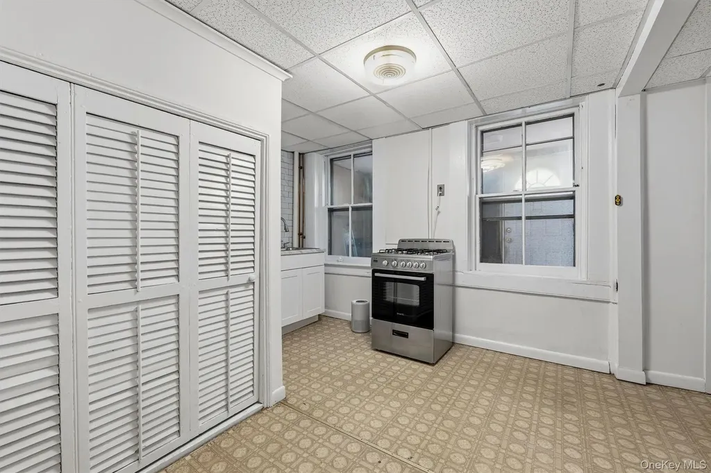 4238 Vireo Avenue Bronx NY 10470