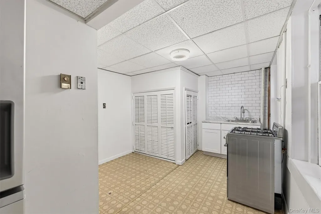 4238 Vireo Avenue Bronx NY 10470