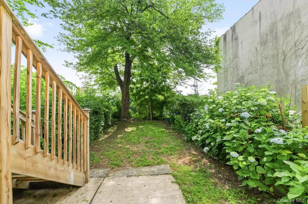 4238 Vireo Avenue Bronx NY 10470