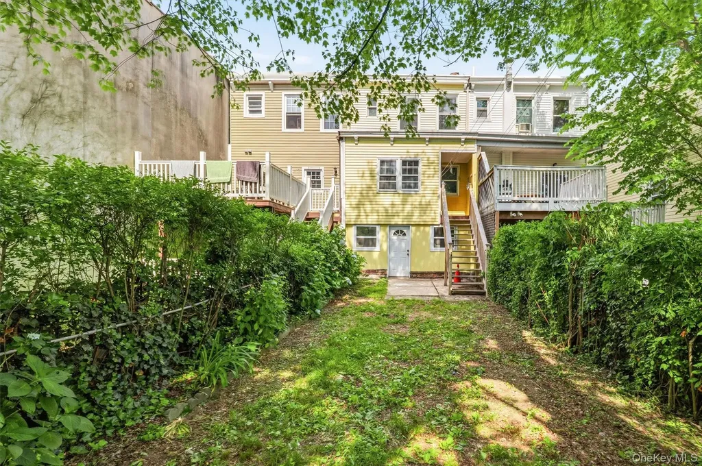 4238 Vireo Avenue Bronx NY 10470