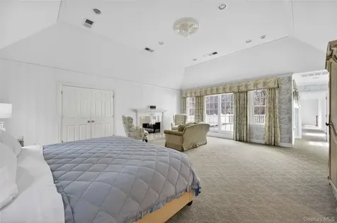 1862 Muttontown Road Syosset NY 11791