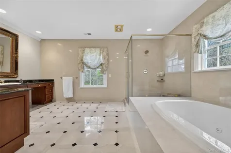 1862 Muttontown Road Syosset NY 11791