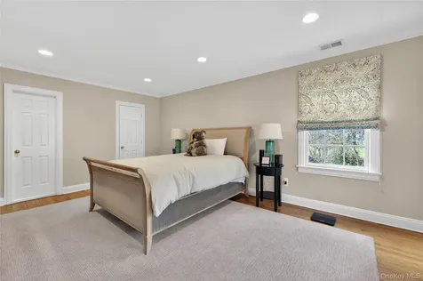 1862 Muttontown Road Syosset NY 11791