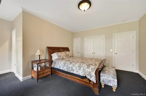1862 Muttontown Road Syosset NY 11791