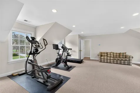 1862 Muttontown Road Syosset NY 11791