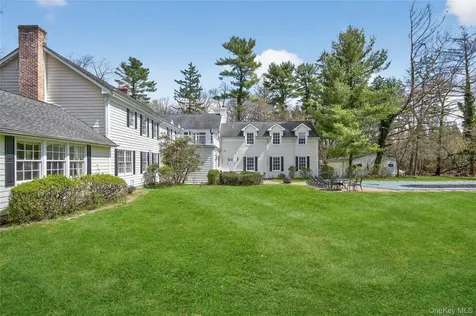 1862 Muttontown Road Syosset NY 11791