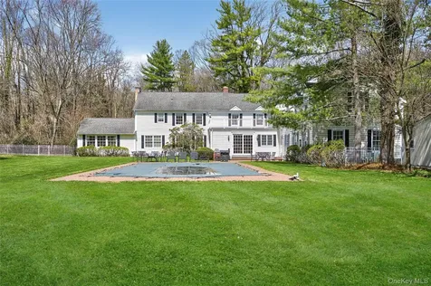1862 Muttontown Road Syosset NY 11791