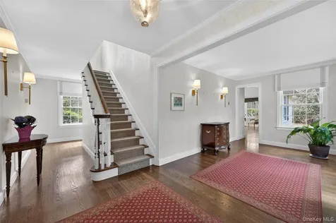 1862 Muttontown Road Syosset NY 11791