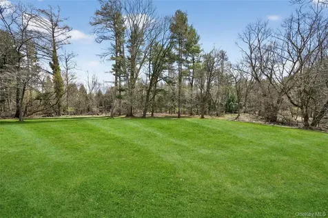 1862 Muttontown Road Syosset NY 11791