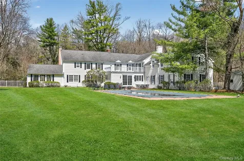 1862 Muttontown Road Syosset NY 11791