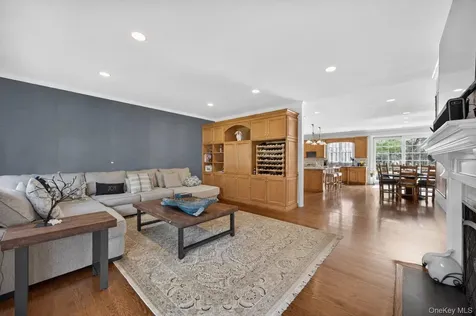 1862 Muttontown Road Syosset NY 11791