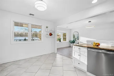 63 Orchard Street Manorville NY 11949