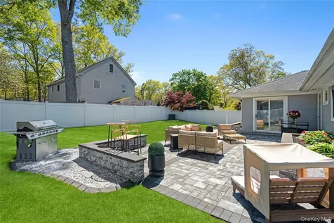 63 Orchard Street Manorville NY 11949