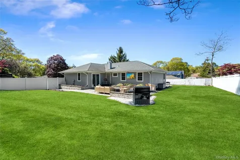 63 Orchard Street Manorville NY 11949