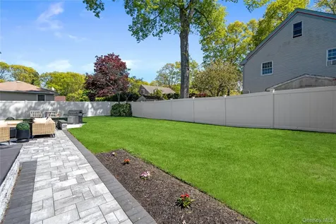 63 Orchard Street Manorville NY 11949