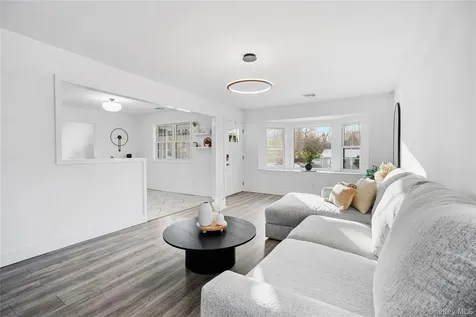 63 Orchard Street Manorville NY 11949