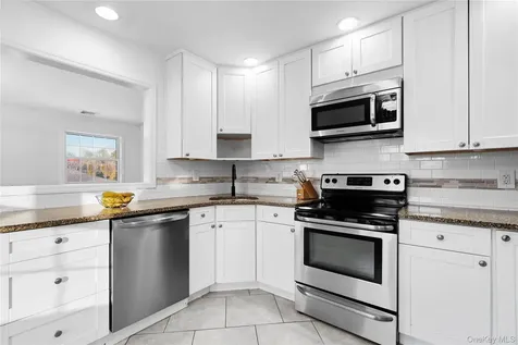 63 Orchard Street Manorville NY 11949