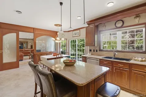 15 Boxwood Lane Farmingdale NY 11735