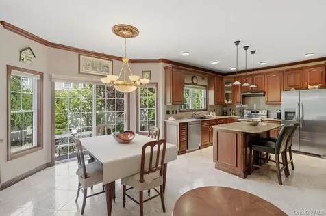 15 Boxwood Lane Farmingdale NY 11735