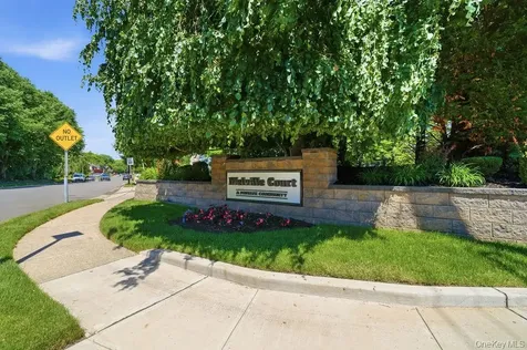 15 Boxwood Lane Farmingdale NY 11735