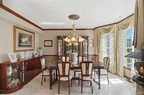 15 Boxwood Lane Farmingdale NY 11735